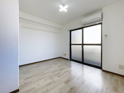 【居間・リビング】 | フォーエバーＡ・Ｉ | ※同建物ほかのお部屋の写真です。