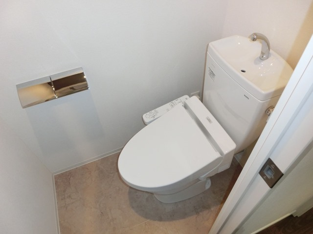 大阪市淀川区塚本２丁目の賃貸マンションのトイレ