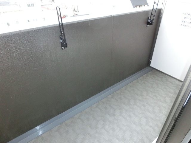 大阪市淀川区塚本２丁目の賃貸マンションのバルコニー