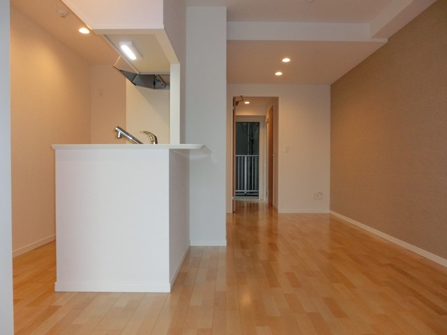 大阪市淀川区塚本２丁目の賃貸マンションの居間・リビング