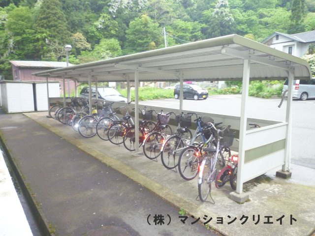 グリーンパーク西木田の駐輪場