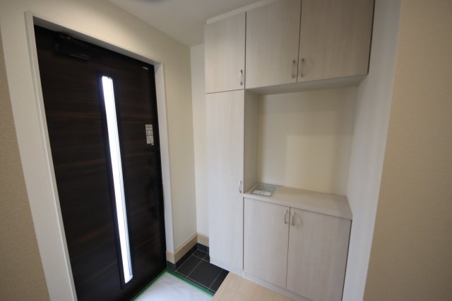 【玄関】 | 《仲介手数料無料》西区大字中野林898-13(7号棟)新築一戸建てリーブルガーデン | 撮影日 2025年3月28日 14:15 曇り