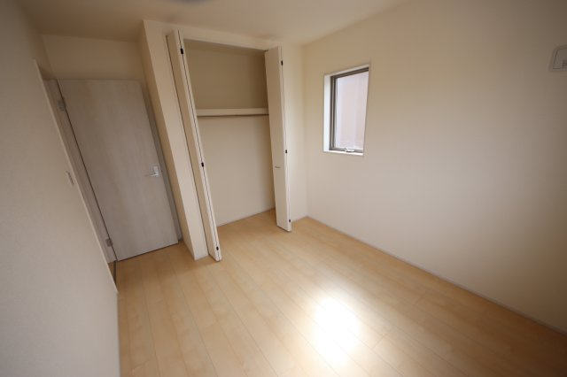 【洋室】 | 《仲介手数料無料》西区大字中野林898-13(7号棟)新築一戸建てリーブルガーデン | 撮影日 2025年3月28日 14:15 曇り