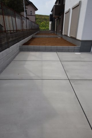 【駐車場】 | 《仲介手数料無料》西区大字中野林898-13(7号棟)新築一戸建てリーブルガーデン | 撮影日 2025年3月28日 14:15 曇り