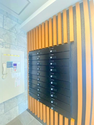 【その他共用部分】 | bonheur宇品河岸二丁目 | 集合ポストはダイヤル式なので安心ですね