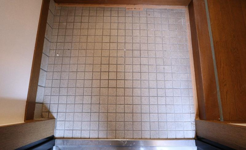 アビタシオン橋本IIの玄関