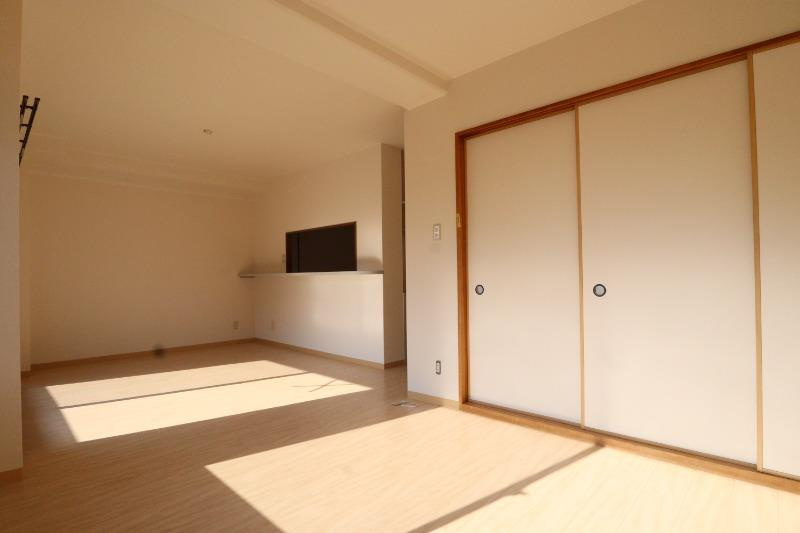 アビタシオン橋本IIの居間・リビング