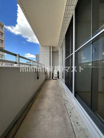 コスモリード谷町六丁目（旧ドゥーエ谷町）のバルコニー