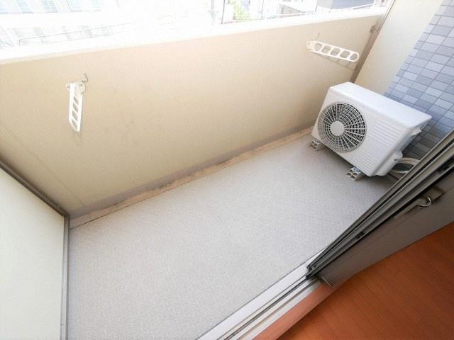 リバーヒルズ新大阪のバルコニー