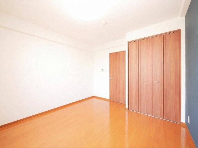 リバーヒルズ新大阪の居間・リビング