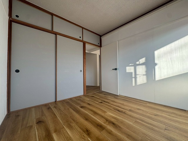 【洋室】 | ヴィラ日の里