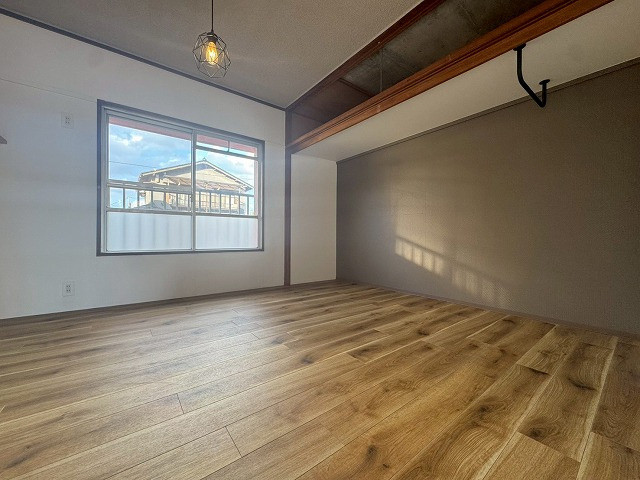 【洋室】 | ヴィラ日の里