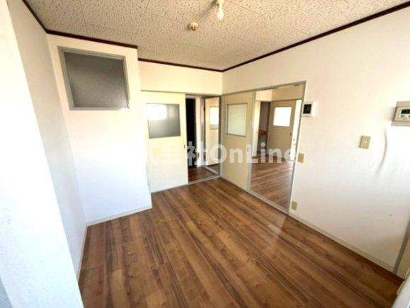 八尾市山本町北７丁目の賃貸マンションの居間・リビング