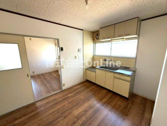 八尾市山本町北７丁目の賃貸マンションの居間・リビング