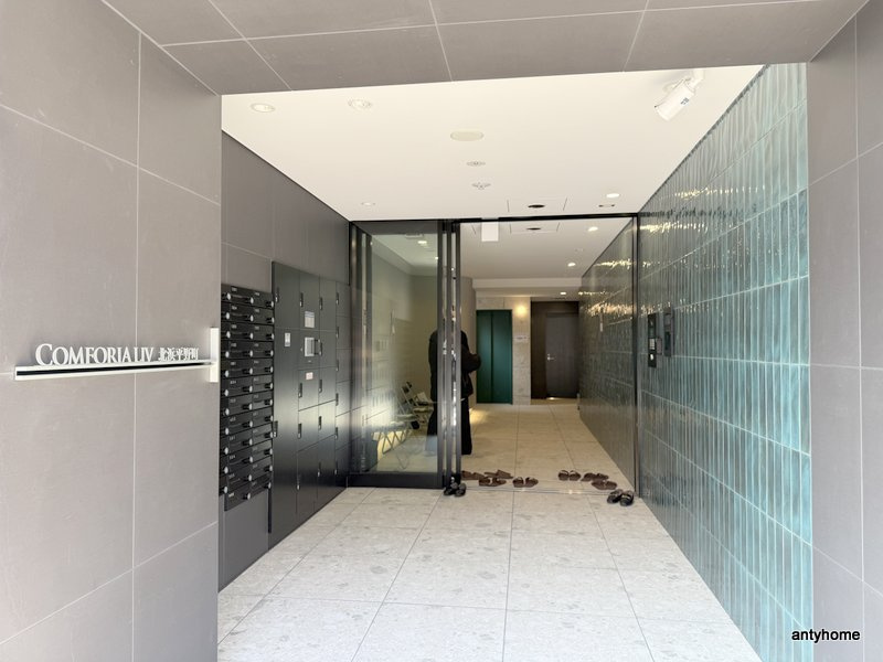 コンフォリア・リヴ北浜平野町　仲介手数料無料のエントランス