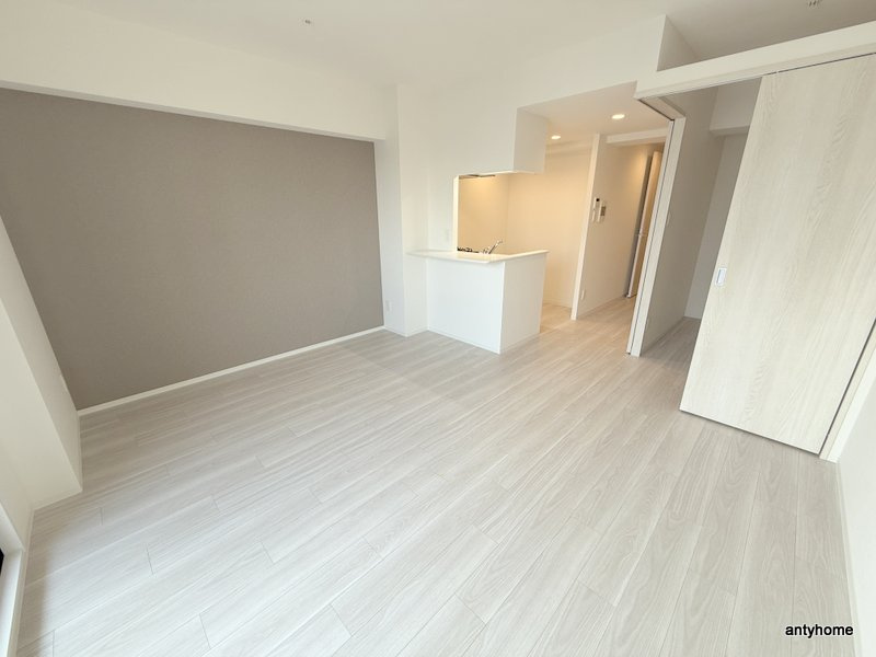 コンフォリア・リヴ北浜平野町　仲介手数料無料の居間・リビング