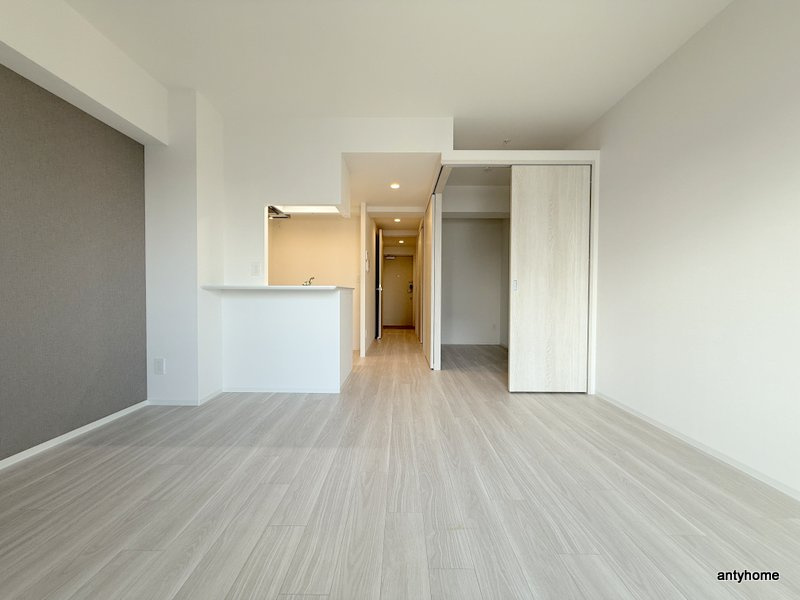 コンフォリア・リヴ北浜平野町　仲介手数料無料の居間・リビング