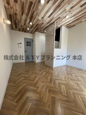 仲介手数料０円！Calm御器所の居間・リビング