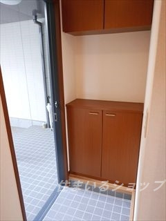 広島市安佐北区深川２丁目のアパートの玄関