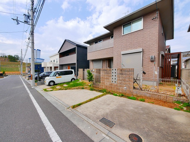 城山台１０丁目戸建の駐車場