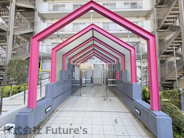 パークフィールドみさと4街区2号館のエントランス|建物エントランス