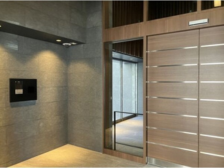 【エントランス】