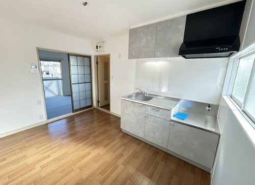 熊本市南区田迎３丁目のアパートの居間・リビング