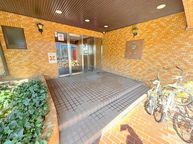 ダイアパレス塚本のエントランス