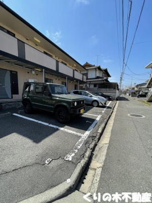 【駐車場】 | セジュール日浅 | 駐車場があるので、車を買う予定の方も安心です