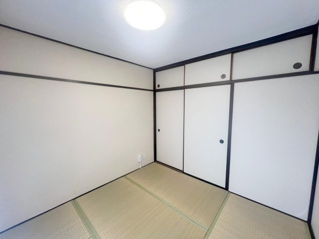 第一中村ビルの和室