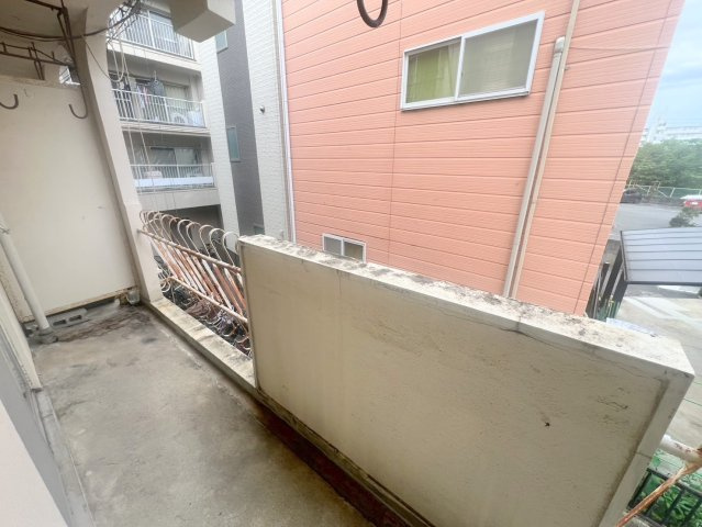 第一中村ビルのバルコニー