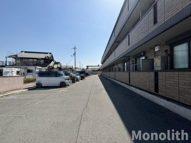 サウスメゾンジャスミンの駐車場