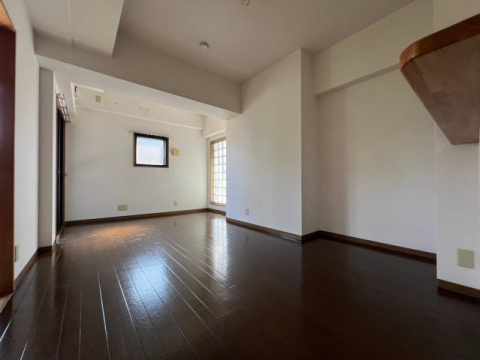 ヴェルファーレ南茨木の居間・リビング