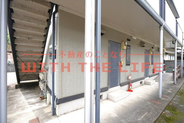 パナハイツ諏訪(【キャッシュバック対象物件】のエントランス|ゆとりのあるエントランスです