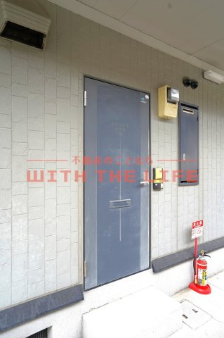 パナハイツ諏訪(【キャッシュバック対象物件】の玄関|明るい玄関です