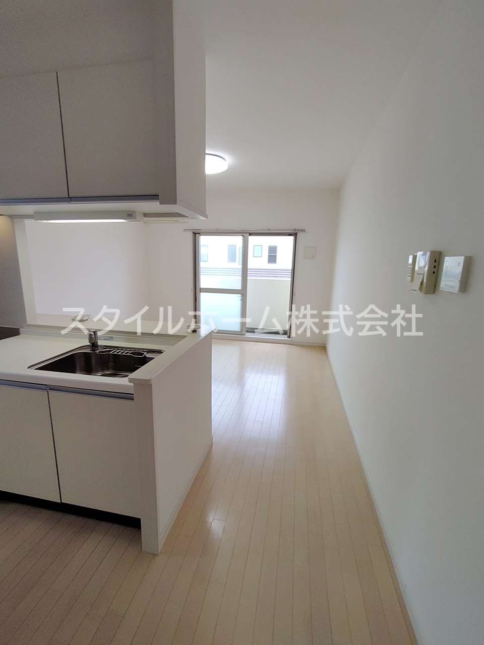 ベルカーサの居間・リビング|別部屋写真です。