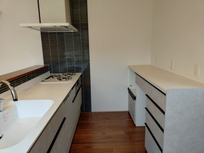 【キッチン】 | 高知市鴨部高町　新築売家　4LDK