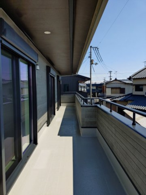 【バルコニー】 | 高知市鴨部高町　新築売家　4LDK