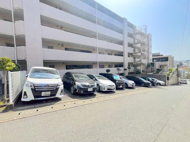 シティライフ小笹の駐車場