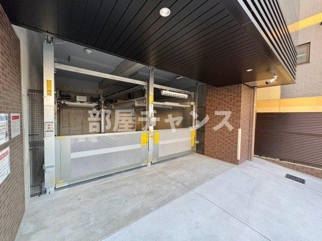ディアレイシャス丸の内の駐車場