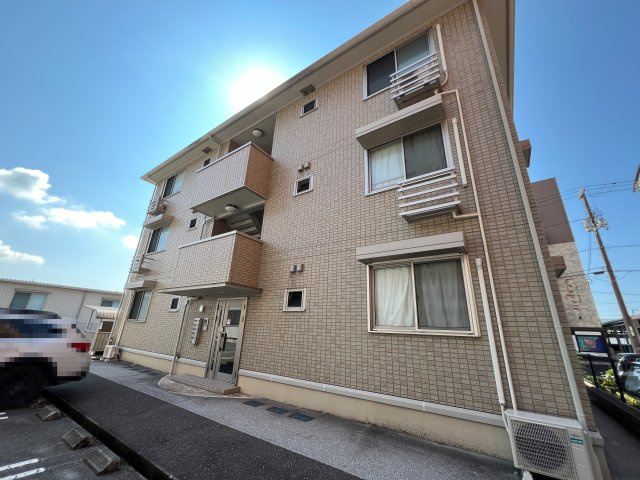 リビングタウン北川添 B棟