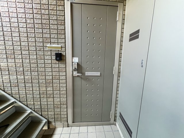 リビングタウン北川添 B棟の玄関