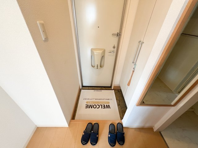 リビングタウン北川添 B棟の玄関