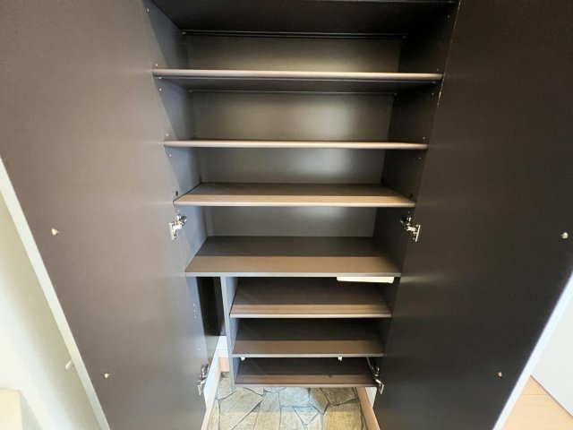 リビングタウン北川添 B棟の玄関