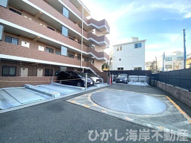 マイキャッスル鵠沼海岸の駐車場|敷地内駐車場