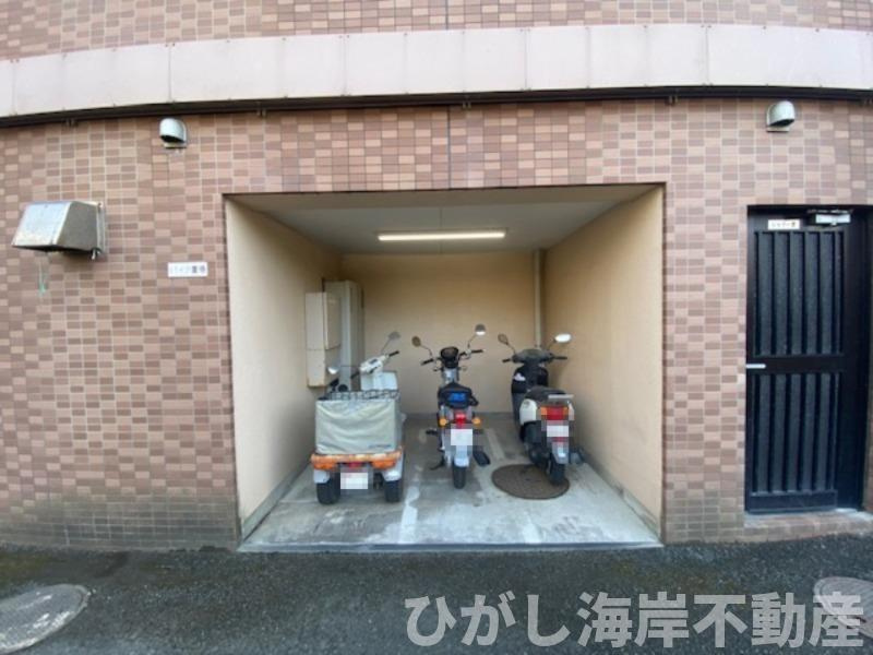 マイキャッスル鵠沼海岸の駐車場|敷地内バイク置場