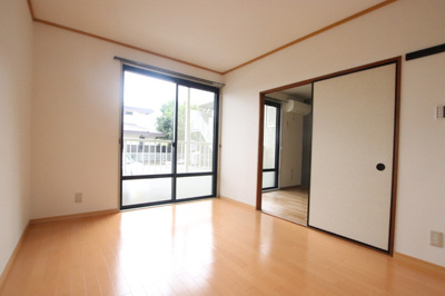 明るいお部屋です