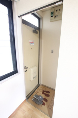 広めの玄関です