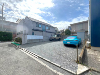 【外観】 | 2025年11月17日撮影
ご自宅から現地まで、当社スタッフがお車にて、「お迎え・お送り」をしております。ぜひお気軽にお問い合わせくださいませ♪
