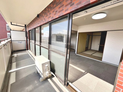 【バルコニー】 | シャルマンコーポ松之浜 | 南東向きバルコニーで明るい日差しが入ります♪